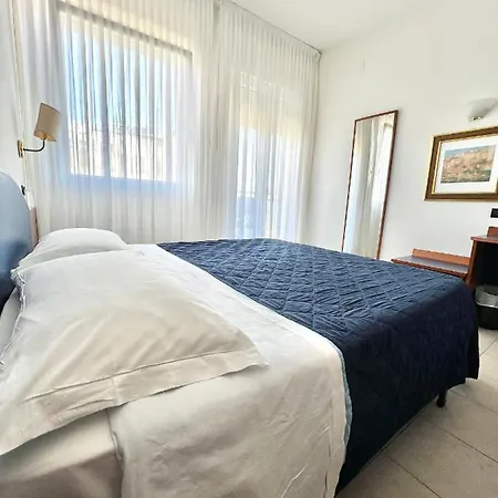 Hotel B&B Montecarlo Milano Marittima Exterior photo