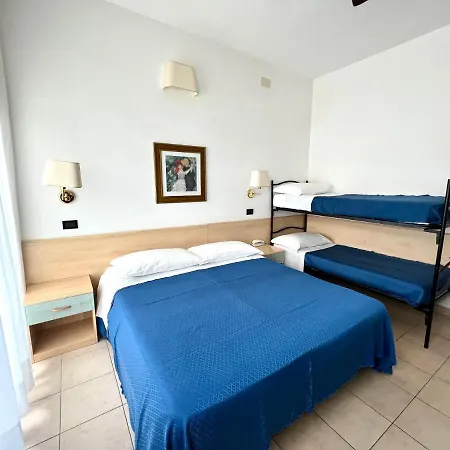 Hotel B&B Montecarlo Milano Marittima Exterior photo