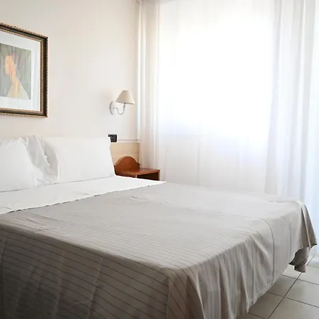Hotel B&B Montecarlo Milano Marittima Room photo