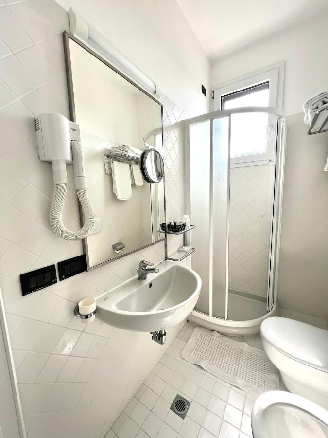 Montecarlo Hotel 3*